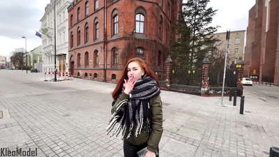 Fitrandrahana ampahibemaso: tovovavy mahafatifaty dia voafandrika amin'ny iPhone ary mifoka ao anaty kibony. CleoModel